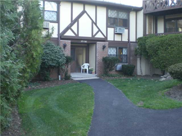 582 Sierra Vista Lane