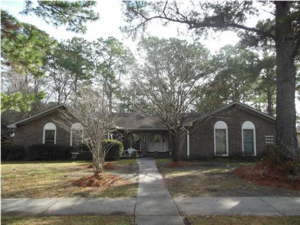 2067 DOGWOOD RD