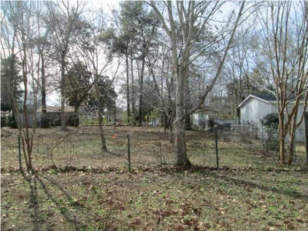 323 RAYMOND DR