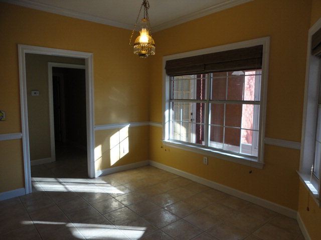 212 Royal Lane