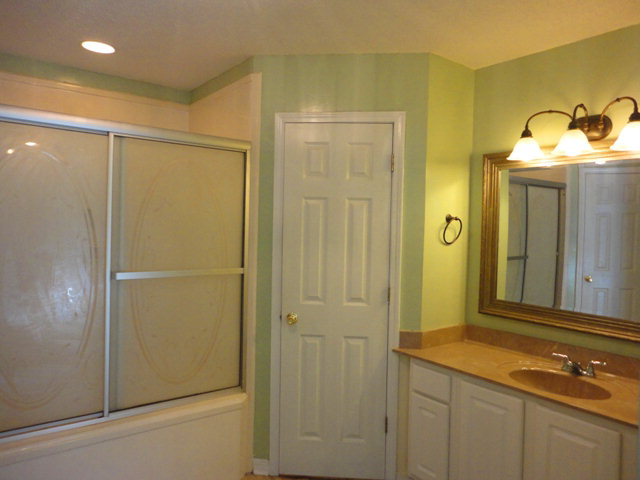 122 Montclair Pl
