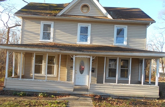 102 Raymond Ave