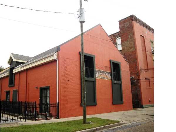 412 Dauphin St THA