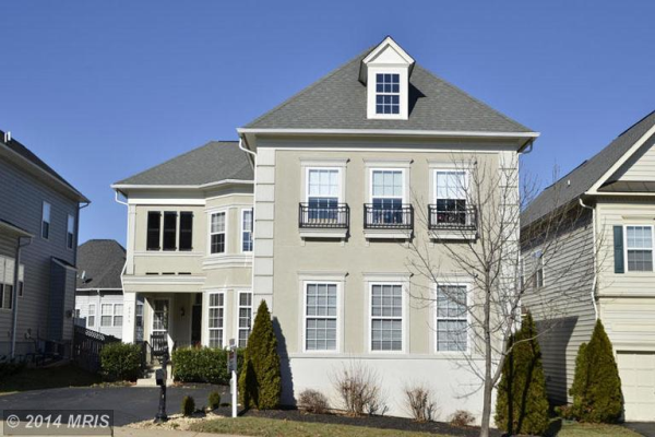 8376 TILLETT LOOP