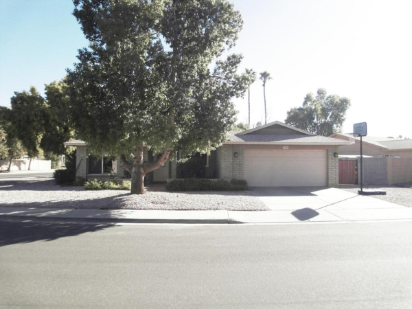 2709 S LAS FLORES --