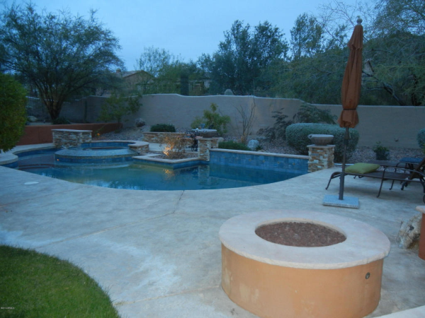 7130 E Saddleback Street #4