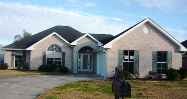 605 E Oak Point Ct