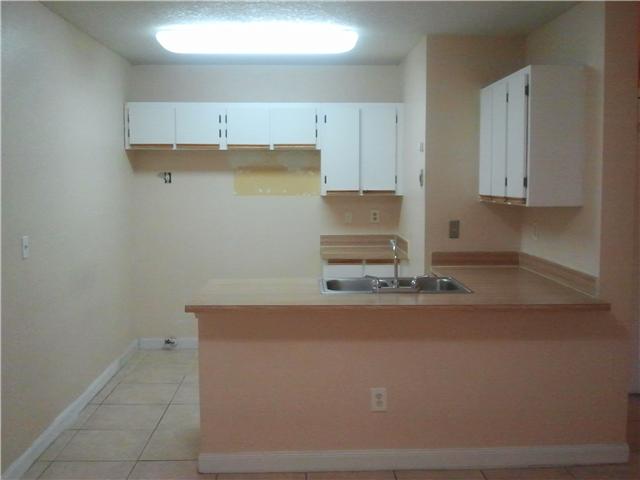 18314 NW 68 AV # O