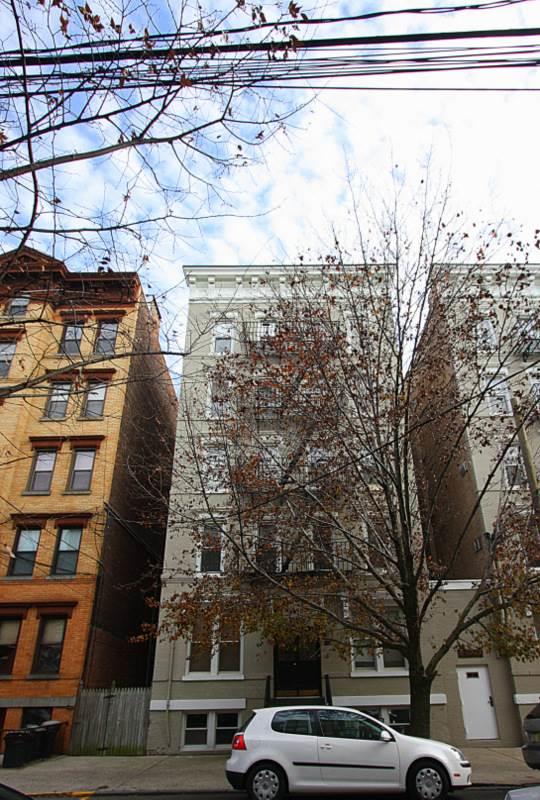 713 WILLOW AVE #2B
