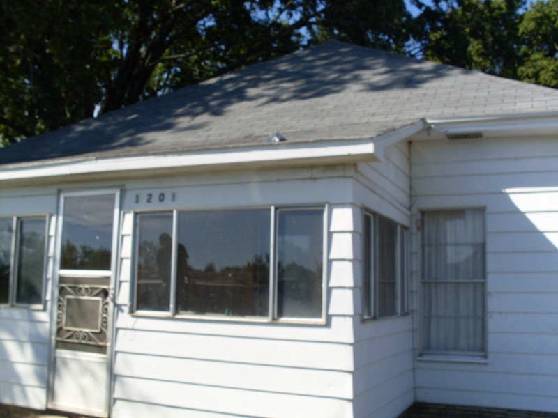 1208 Elm St.