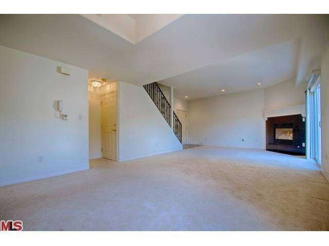 1734 Granville Ave #6