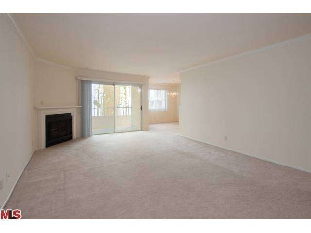 1535 S Bentley Ave #105
