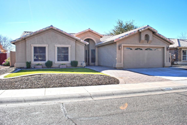 6037 W PONTIAC Drive