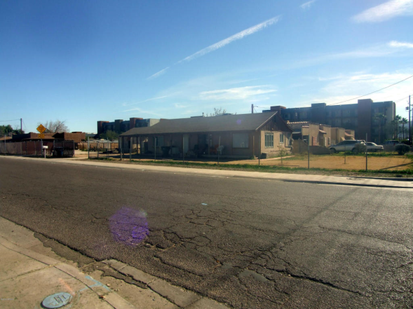 703 E JONES Avenue
