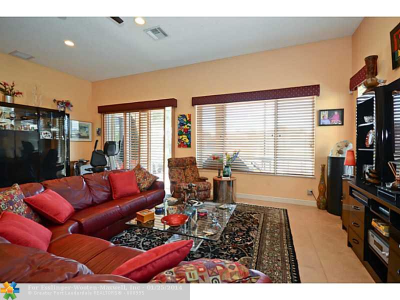 12389 NW 77TH MNR