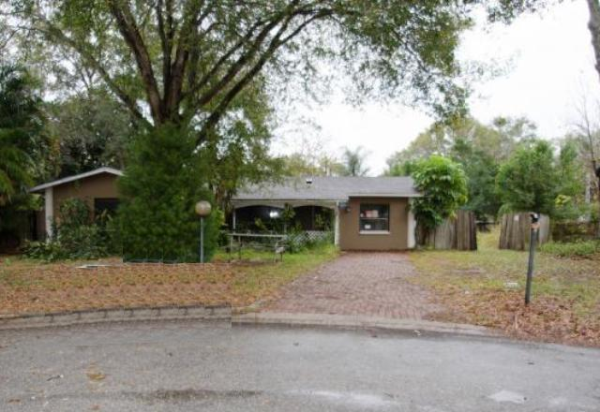 1513 Laurel Cir