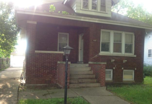 1233 Center St