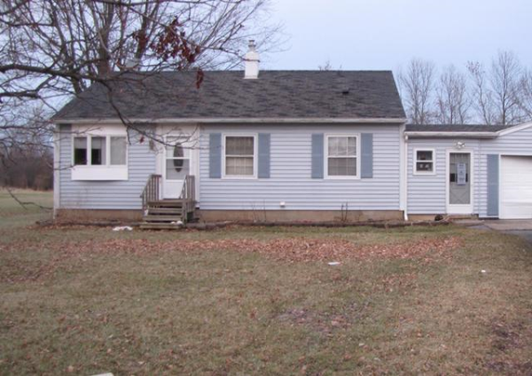 7 Cayuga Rd