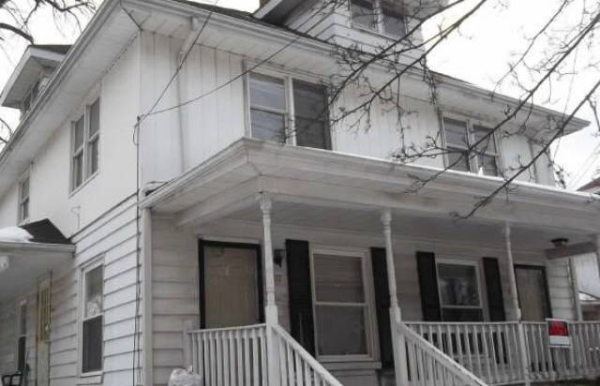 1905-190 East Ganson