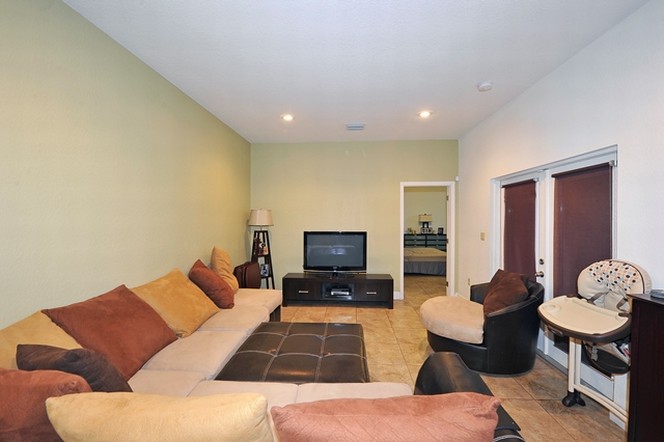 4370 SW 2 TE