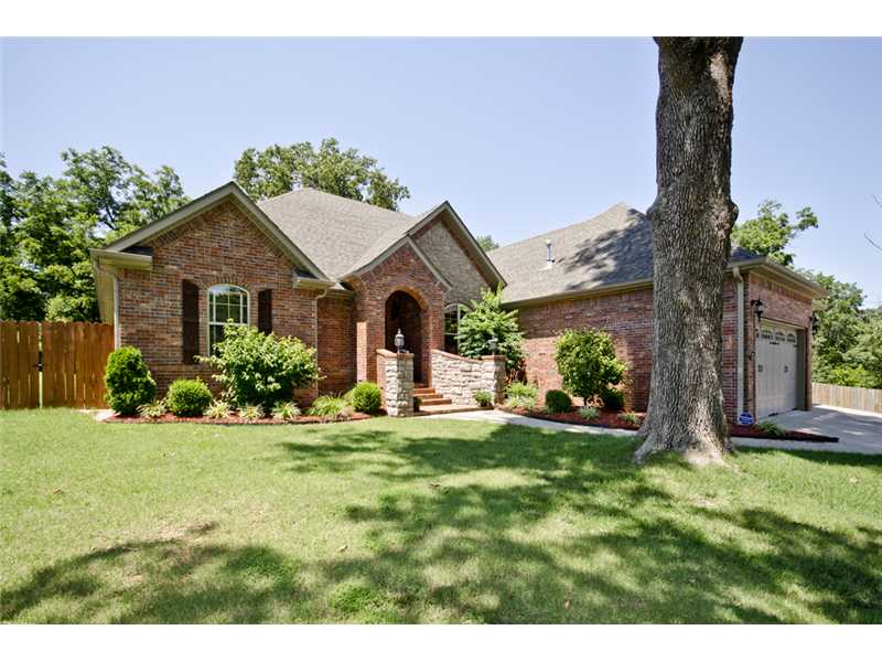 202 SW TUNBRIDGE DR