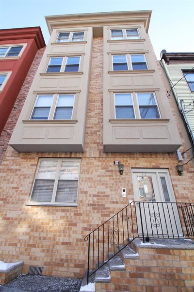 413 MADISON ST #3