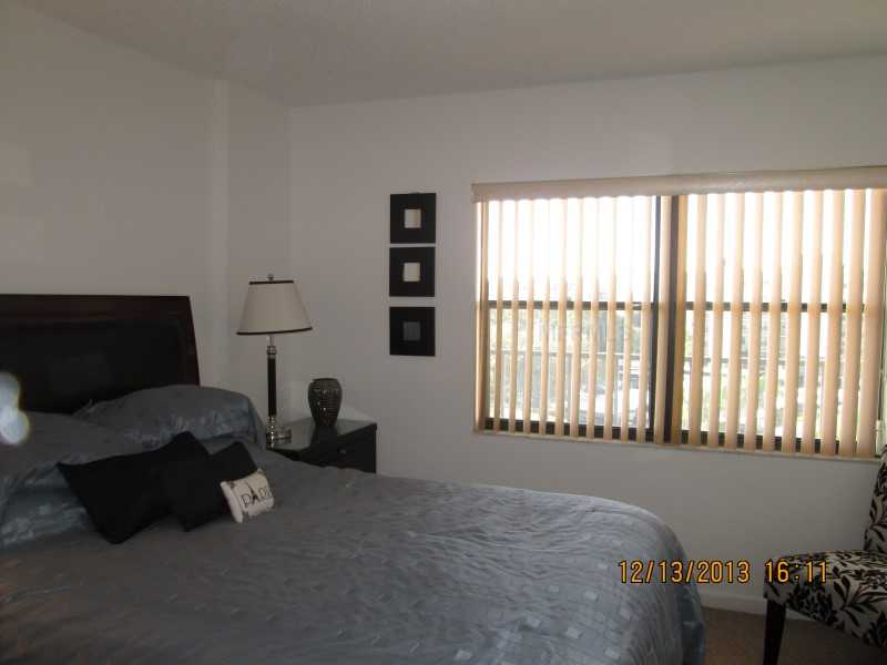 2700 COVE CAY DR 1-6E