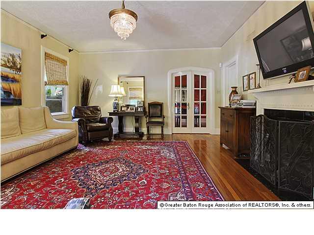 2305 Kleinert Ave