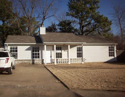 348 E Redbud Ln