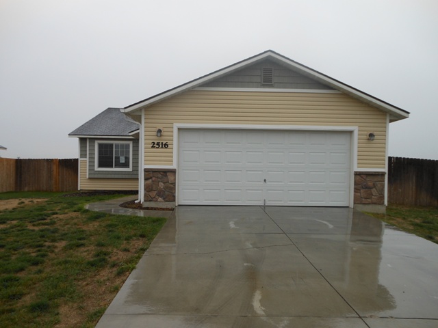 2516 Mclaughlin Drive