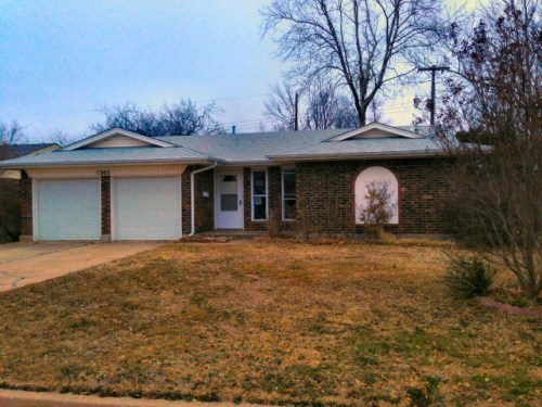 1305 E Brooks St