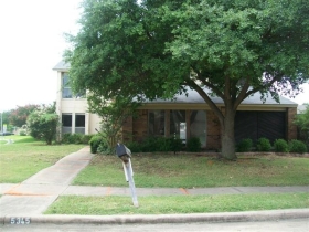 5345 Heather Glen Dr