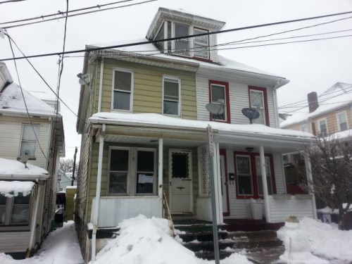 1211 Wood Ave