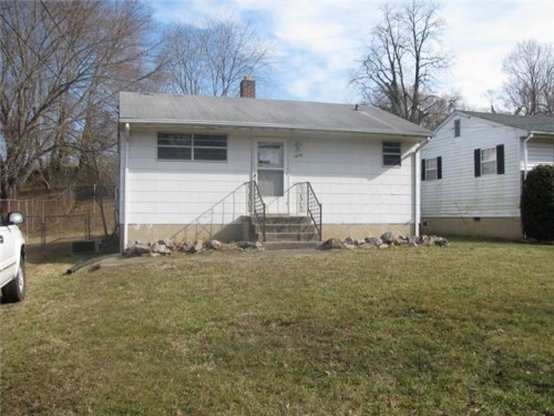 1606 Redwood Rd SE