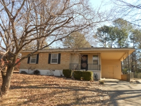 2970 Chaucer Ln