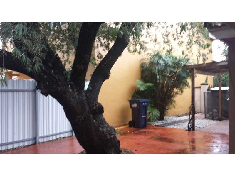843 NW 133 CT