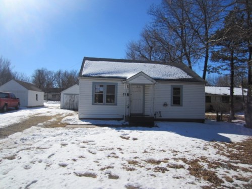 145 E Kelly Ave