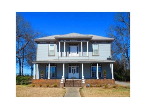 402 East North Street