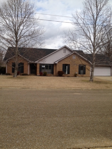 2602 Persimmon Dr