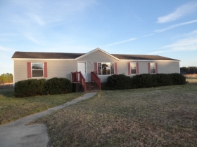 301 Commodore Dr