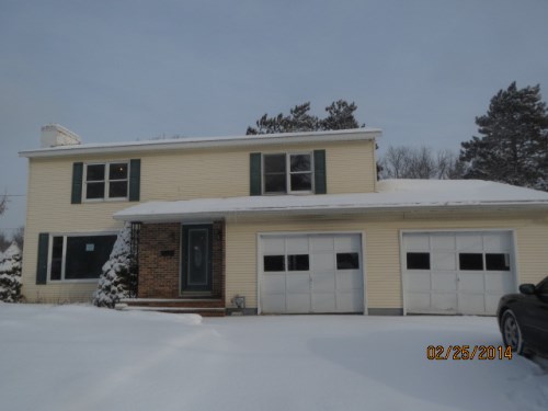 112 Colonial Dr