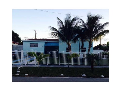 3380 SW 7 ST