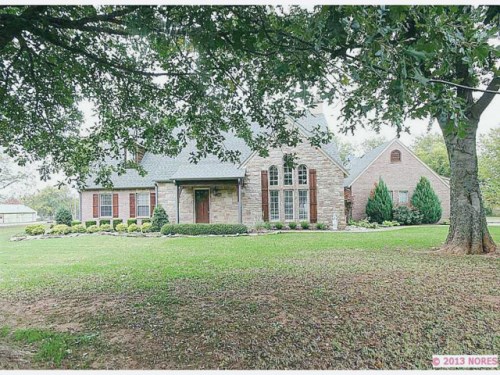 7005 E Courtney Lane