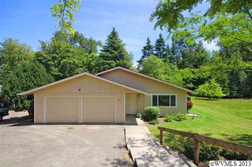 915 SE Angella Ct