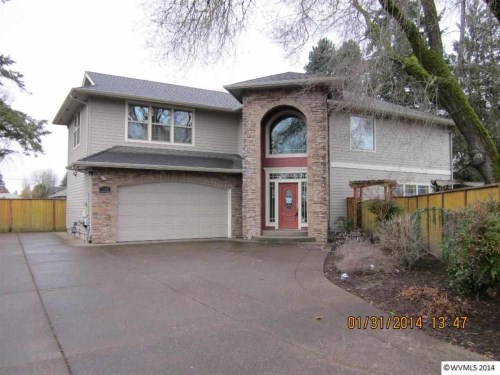 1570 NE 18th St