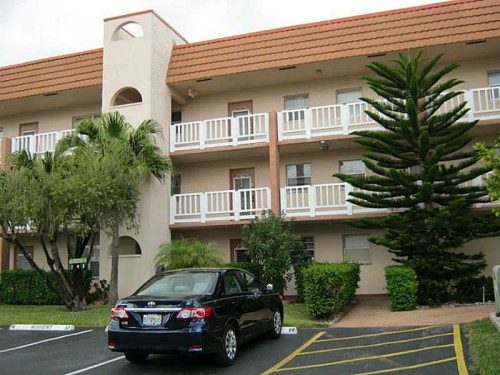 8891 SUNRISE LAKES BL # 304