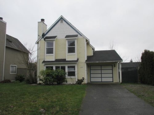 2402 67th Ave NE