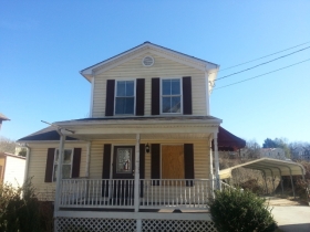 906 8th Street