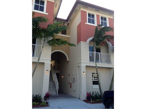 8740 NW 97 AVE # 208