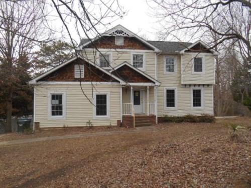 5013 Rollingwood Dr